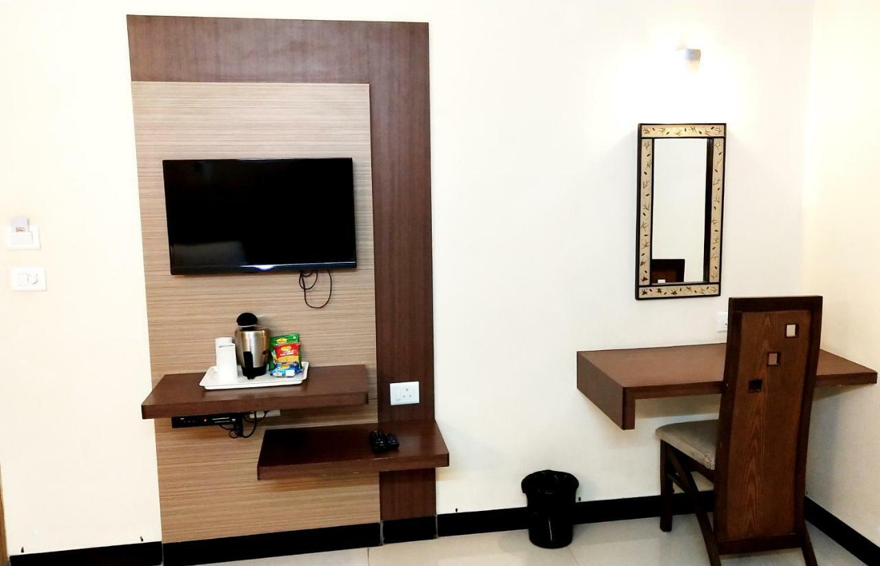 เดอะ ไพโอเนียร์ Hotel วิสาขปัตนัม ภายนอก รูปภาพ