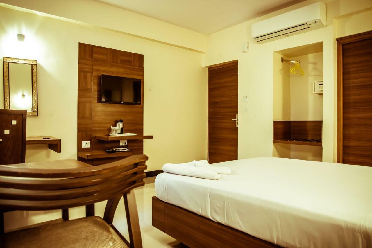 เดอะ ไพโอเนียร์ Hotel วิสาขปัตนัม ภายนอก รูปภาพ